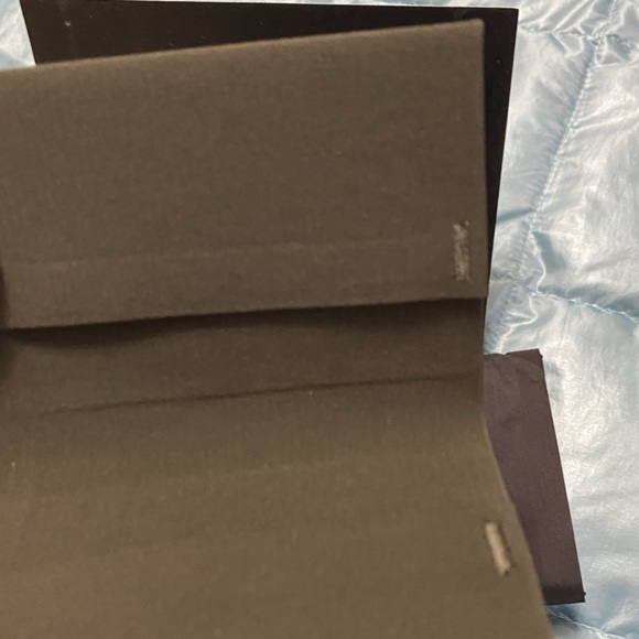 New Oliver’s Pioneer Ion Wallet Army Green Retails $79 - Picture 5 of 6